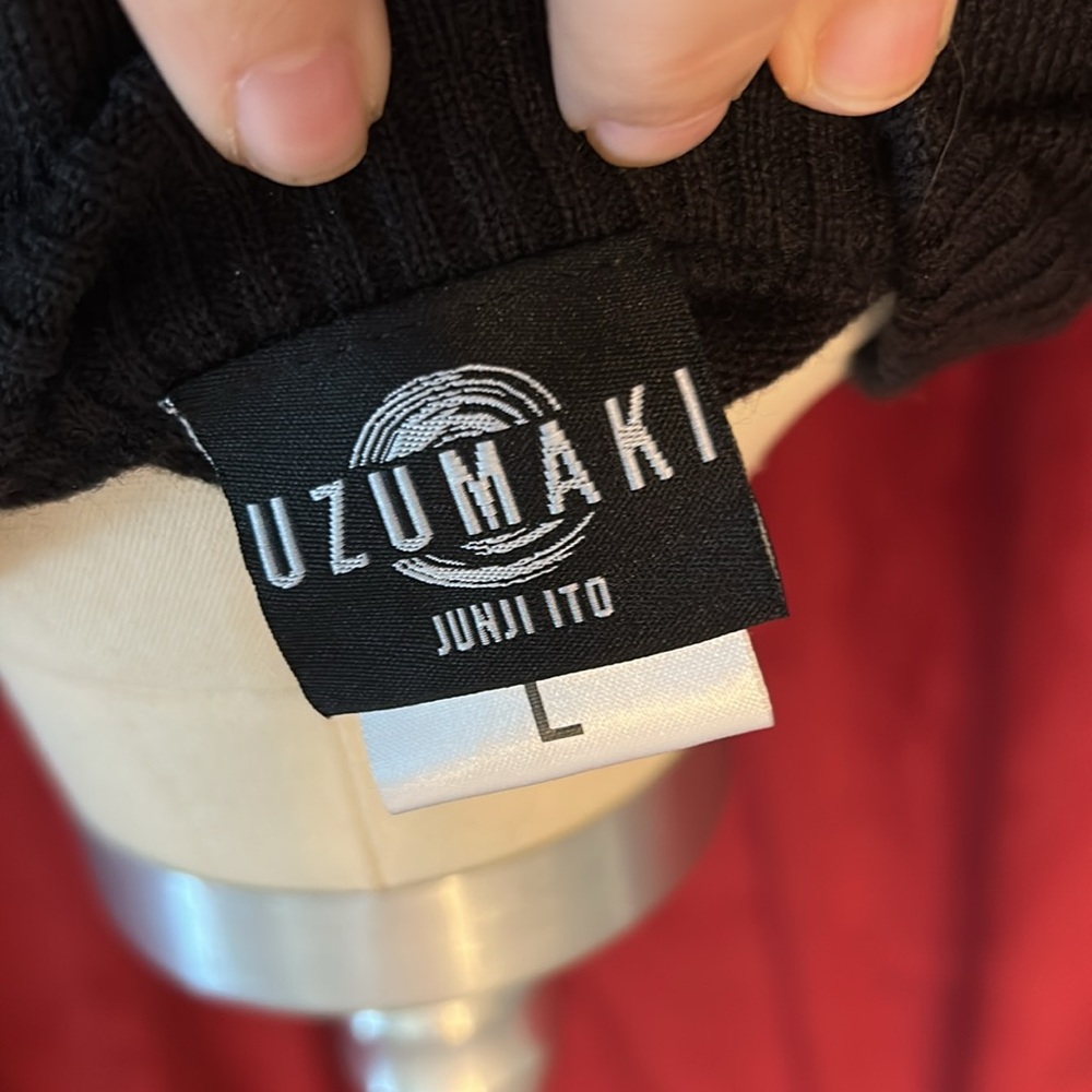 Unisex Junji Ito Uzumaki Hot Topic Graphic Sweater - Picture 4 of 4